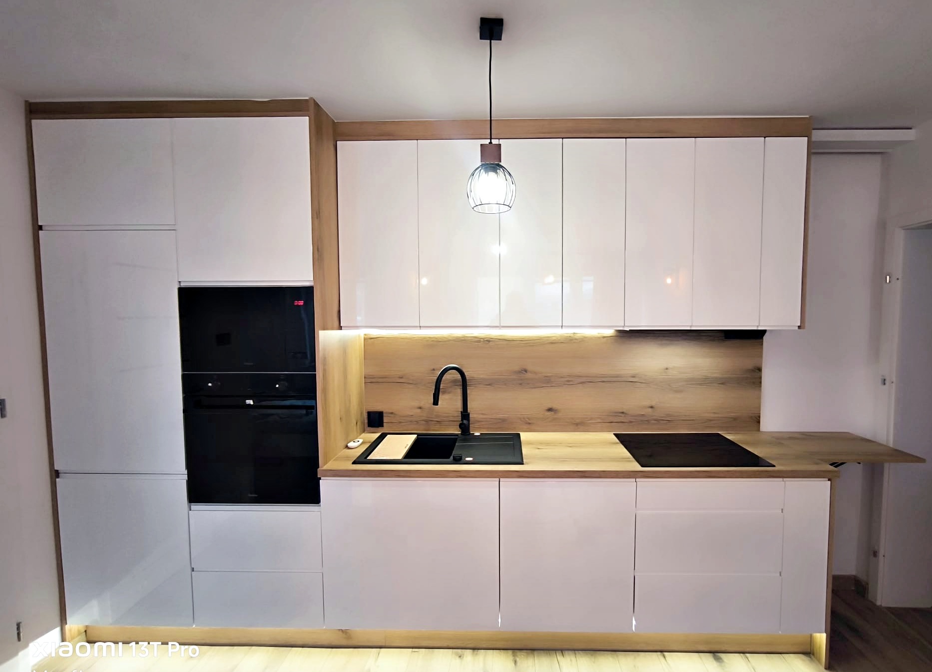 Komplettsanierung Wohnzimmer mit neuer Wandfarbe